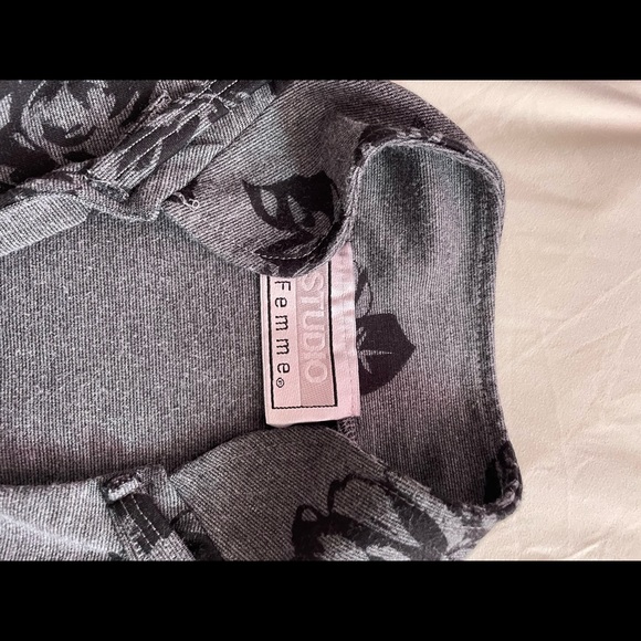 Cute V-neck dress - Picture 2 of 2